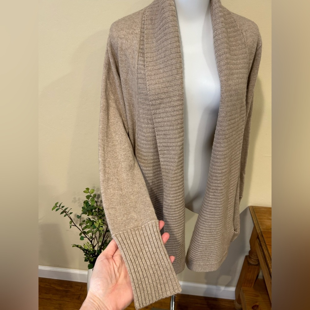 100% Cashmere CLUB MONACO (Italian Cashmere) high/low cardigan Taupe Size: S/P - Picture 6 of 14